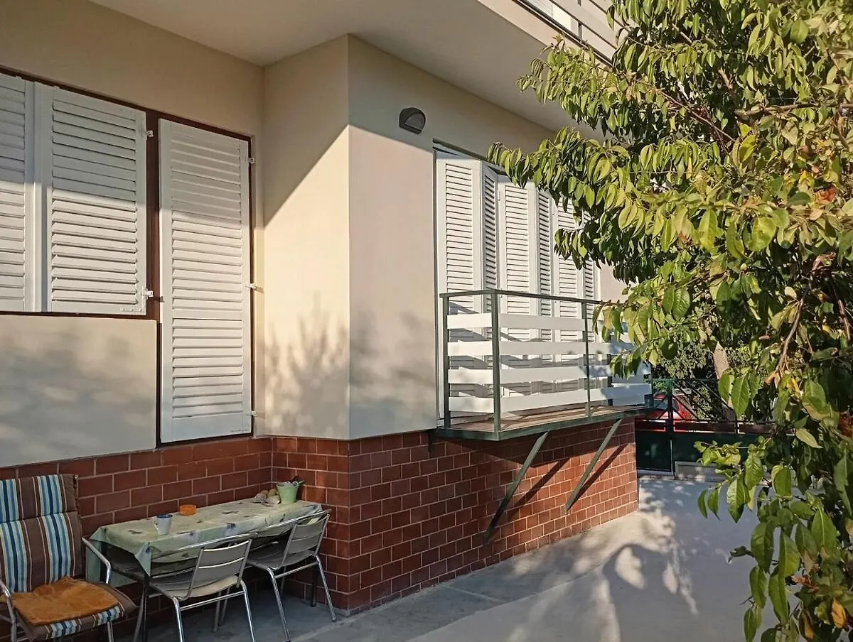 Comfort and beautifull apartment ザダル